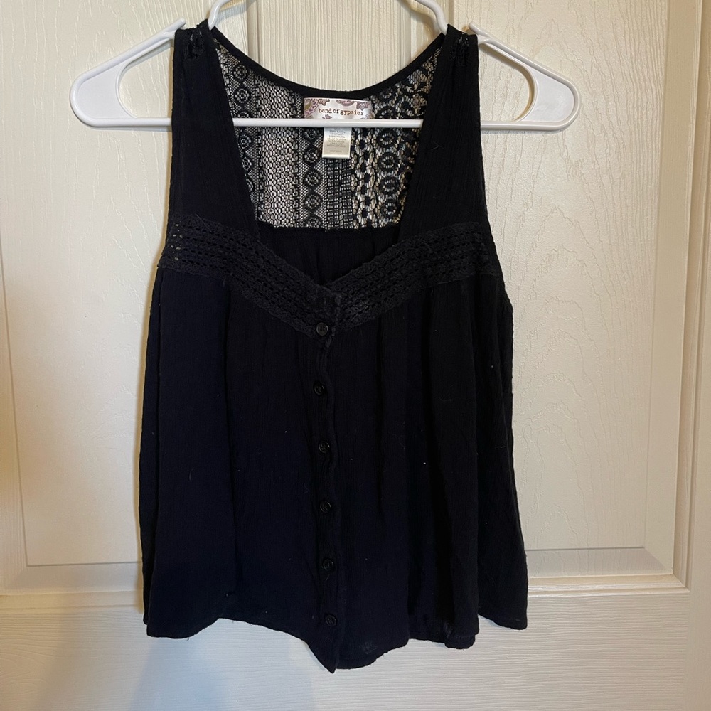 Black tank top, lace on top/shoulders/upper back